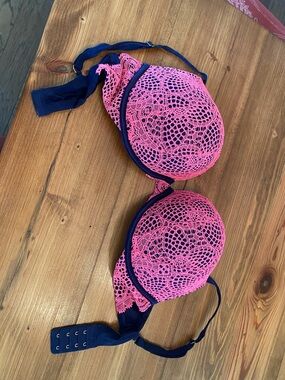 Victoria's Secret Pink Crochet Lace Navy Underwire Bra